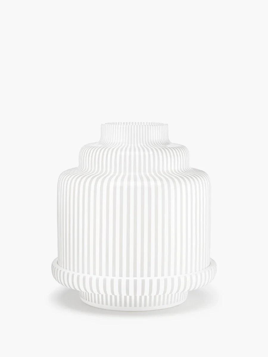 WHITE PYRAMID CANDLE HOLDER FOR CLASSIC CANDLES