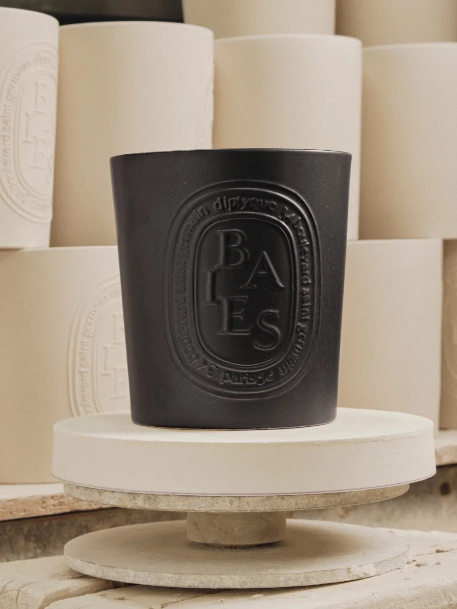 BAIES (BERRIES) VERY LARGE CANDLE - 51.3 OZ